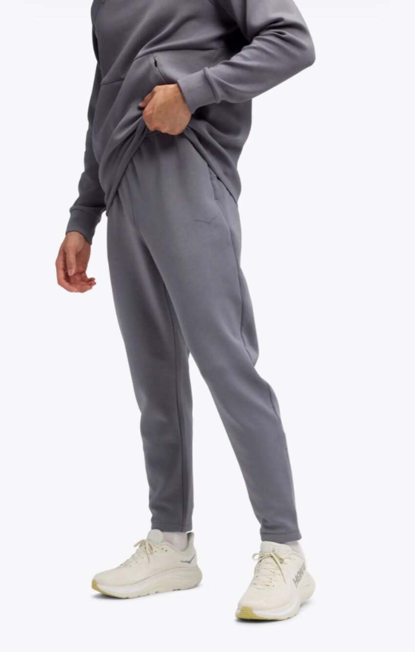 NWT HOKA Men’s Essential Recovery Pant Grey Skies Size Small